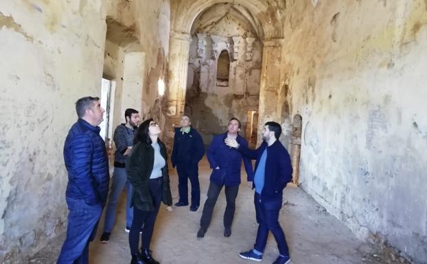 En el interior del edificio