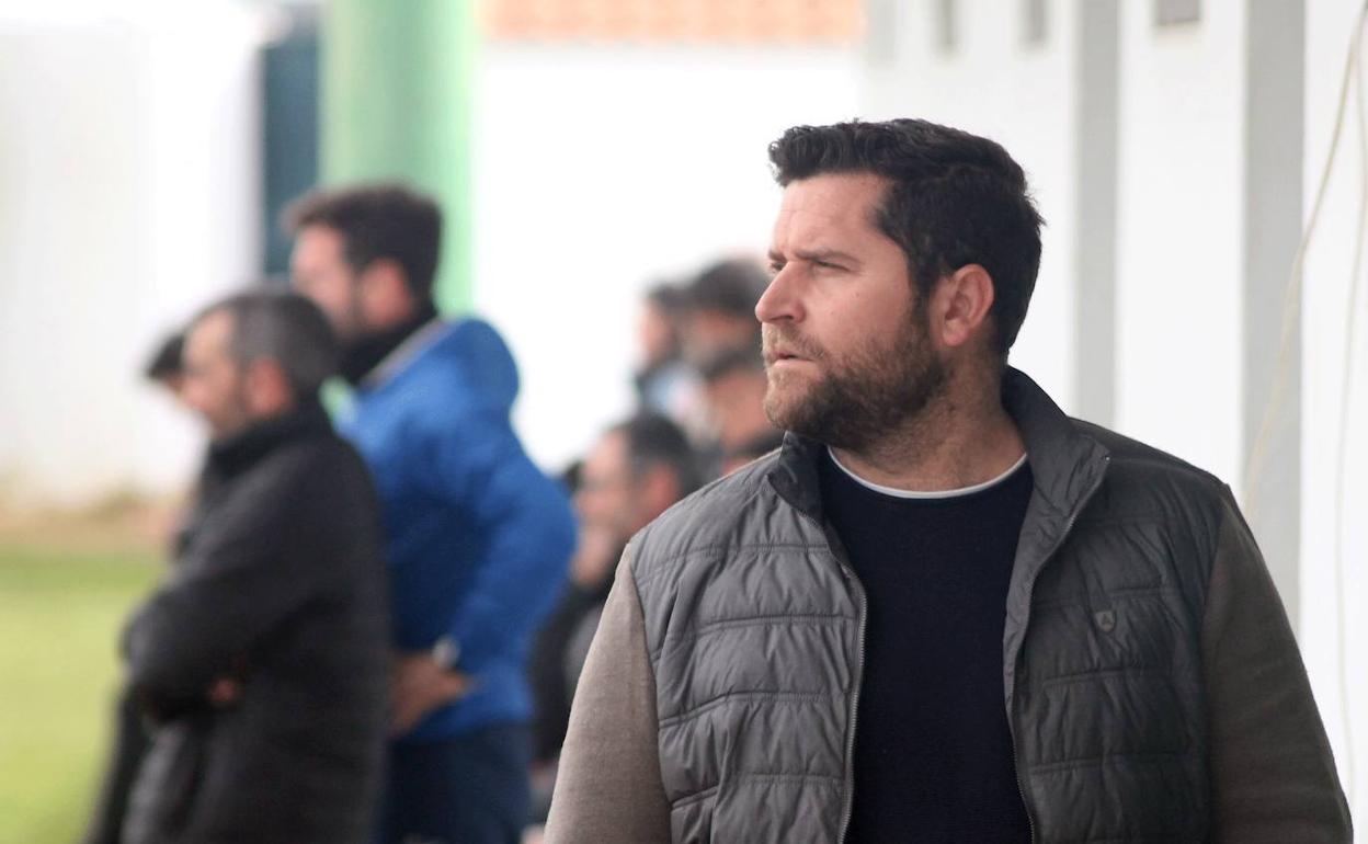«La opción que se está barajando desde la RFEF, nos beneficia ya que nos mantendríamos en Tercera un año más»