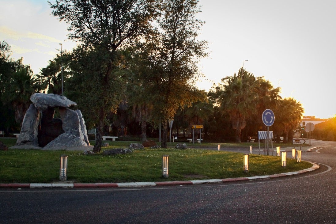 Fotos: Replica del Dolmen El Rebellao