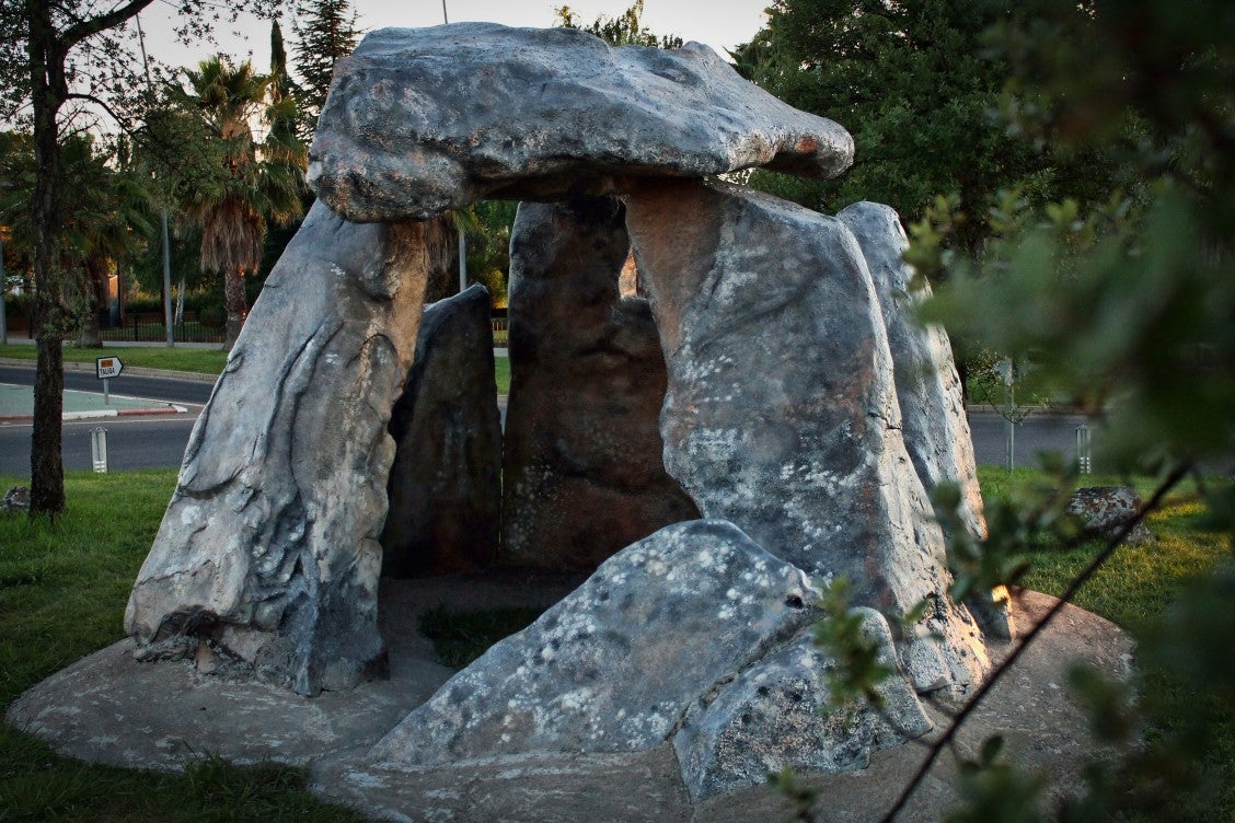 Fotos: Replica del Dolmen El Rebellao