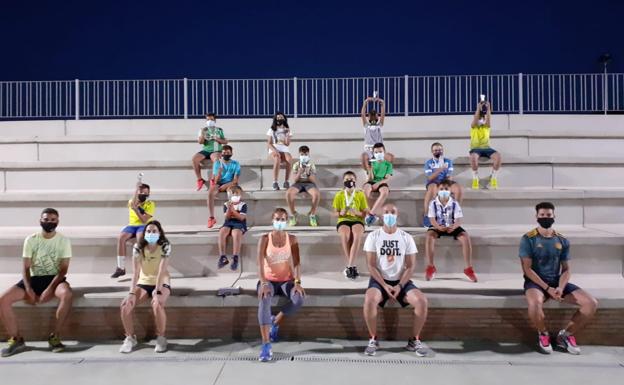 Imagen. Monitores junto a los más pequeños