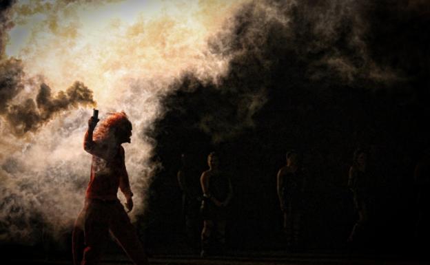 La Diabla deja tras de sí un rastro de fuego, humo y destrucción