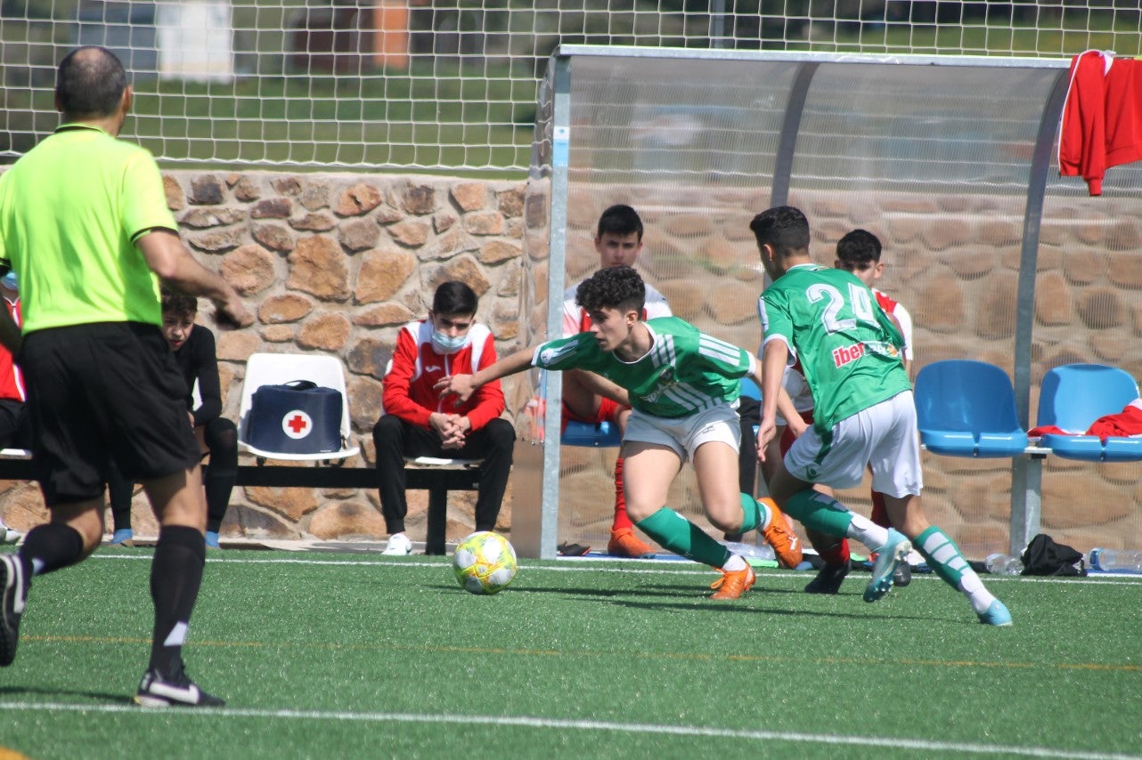 Fotos: Juveniles: Racing Valverdeño – Gran Maestre (III)