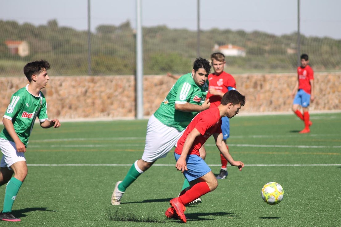 Fotos: Juveniles: Racing Valverdeño – UC La Estrella (II)