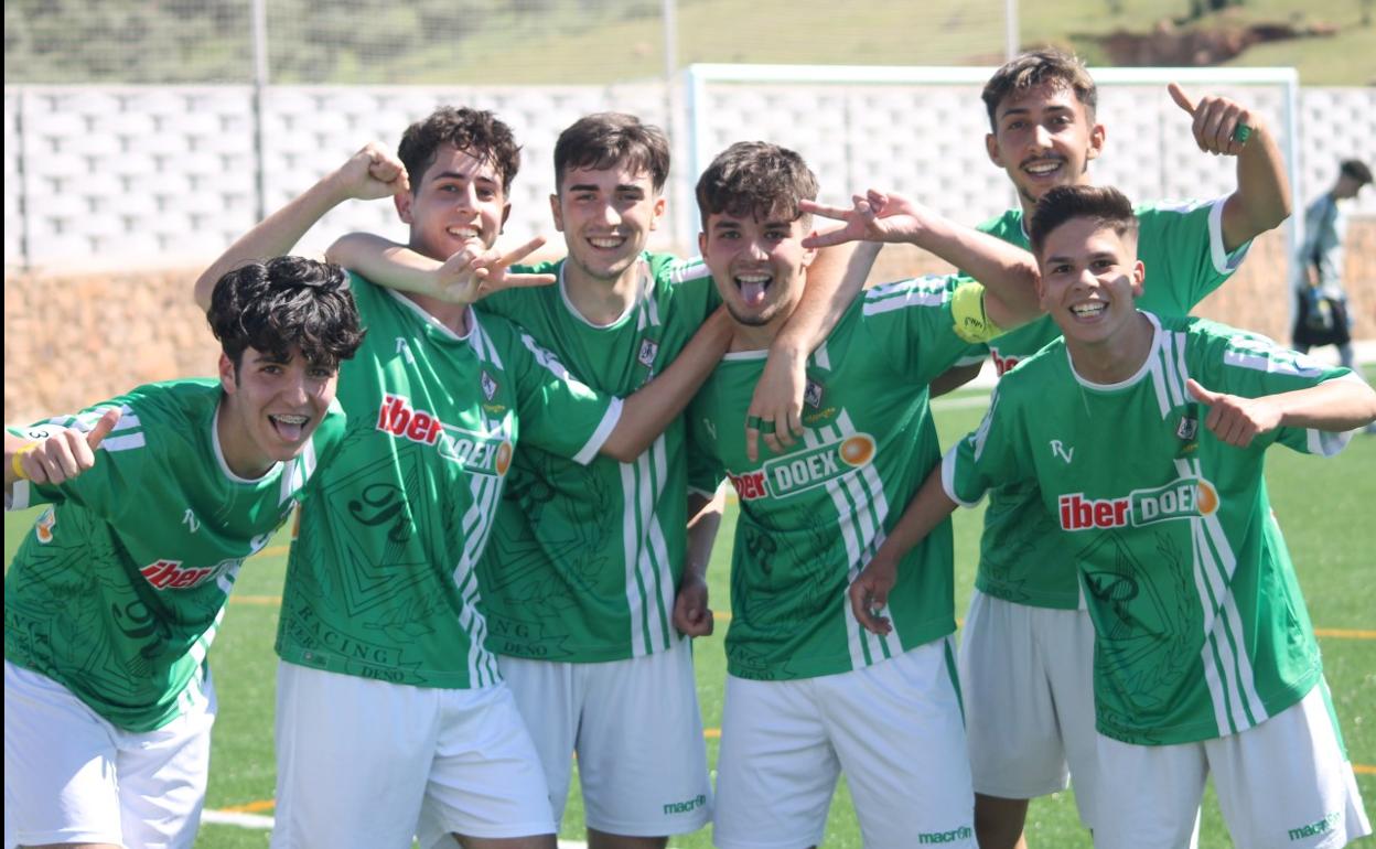 Los juveniles celebran un gol durante esta temporada