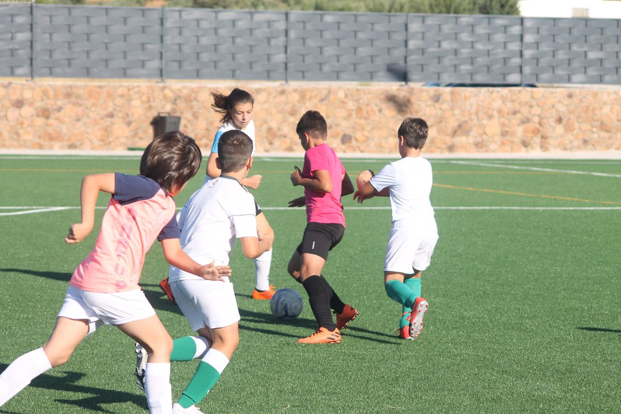 Fotos: Cierre de temporada de la Escuela de Fútbol Base (I)