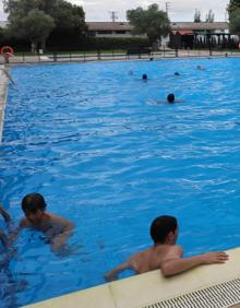 Imagen secundaria 2 - Otras actividades como baloncesto, balonmano o natación