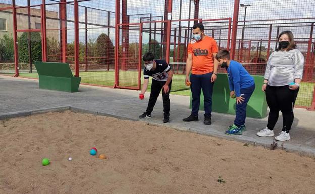 Jugando a la petanca