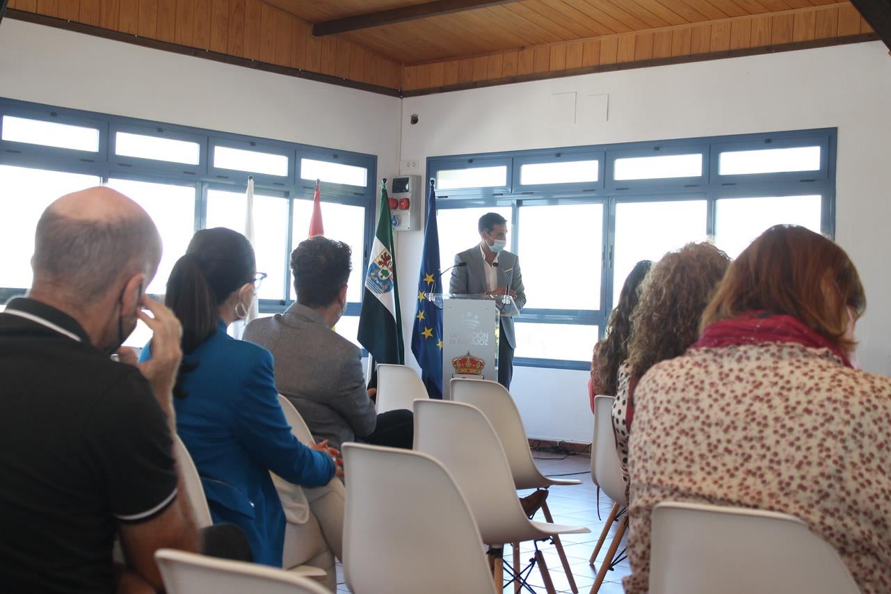 Fotos: Visita de la Consejera de Educación y Empleo, Esther Gutiérrez