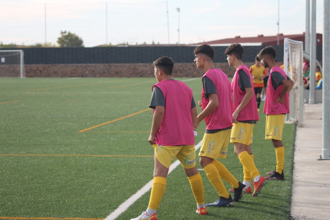 Fotos: Juveniles: Racing Valverdeño – Alconchel