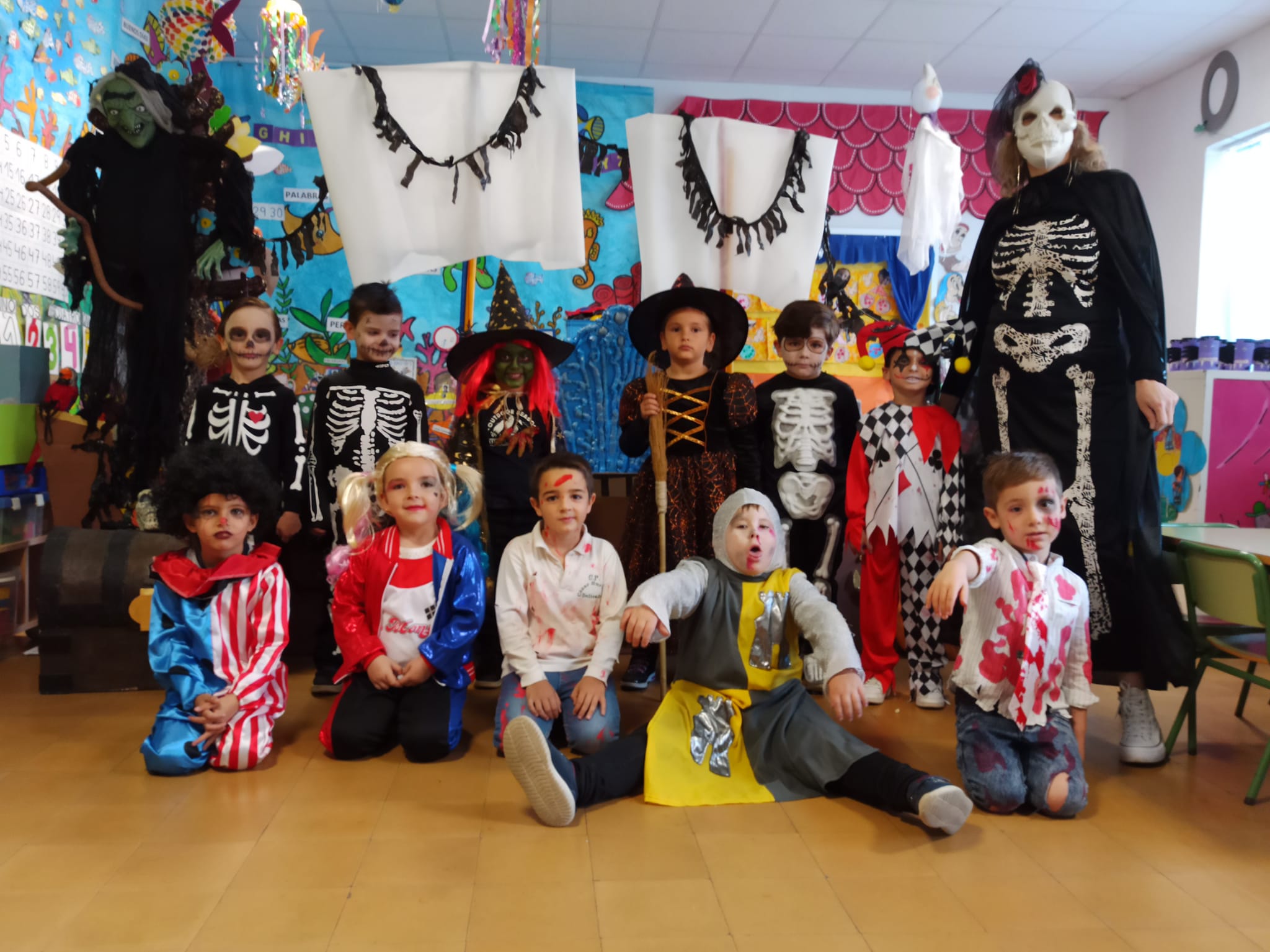 Fotos: Celebración de 'Todos los Santos' y Halloween en el Colegio Público 'César Hurtado Delicado'