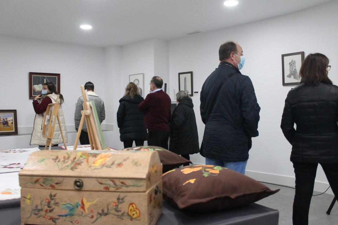 Fotos: Inauguración de la Exposición de Pintura de los Alumnos de Belén Rastrollo