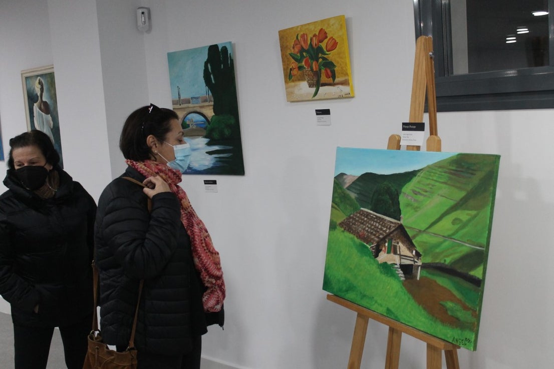 Fotos: Inauguración de la Exposición de Pintura de los Alumnos de Belén Rastrollo