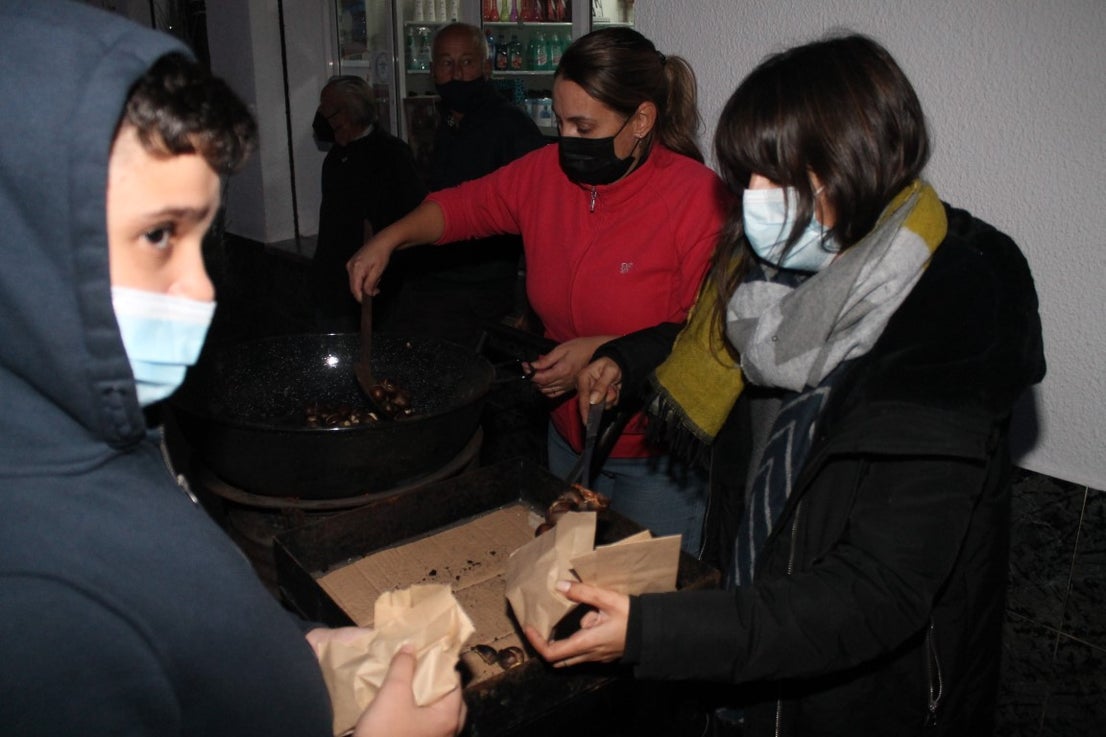 Fotos: Talleres Navideños y Castañas Asadas por ‘Adoro el Shopping Local’ 2021