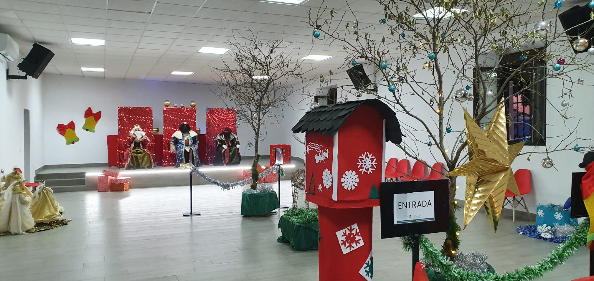 Fotos: Entrega de las cartas a SSMM Los Reyes Magos (03-01-2022)