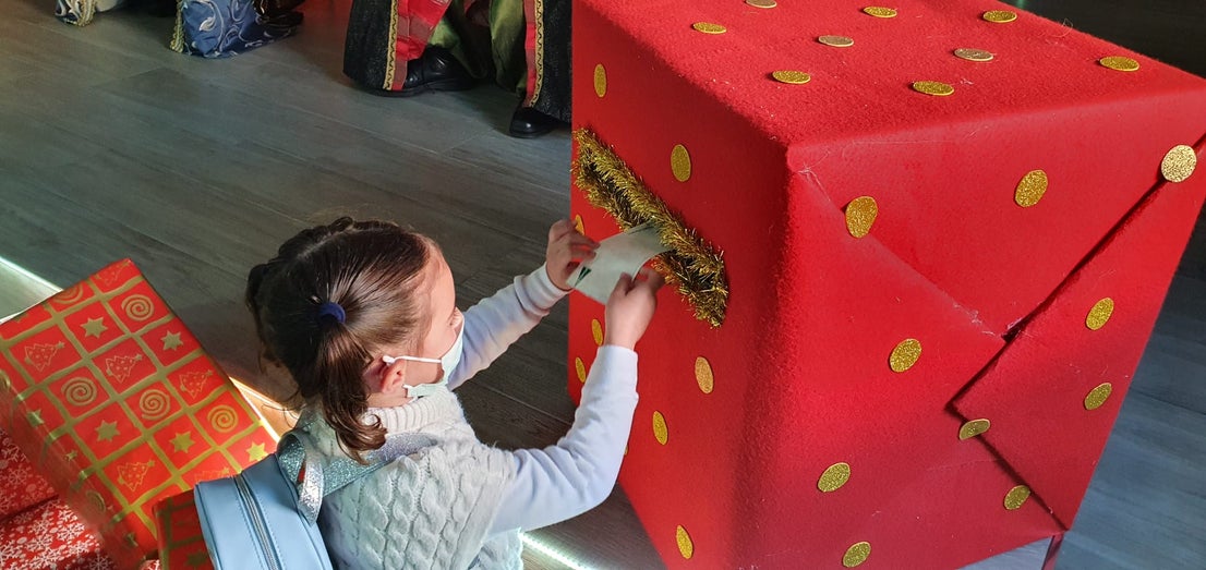 Fotos: Entrega de las cartas a SSMM Los Reyes Magos (03-01-2022)