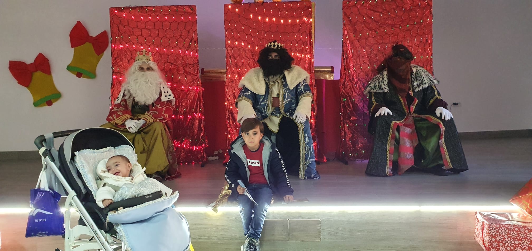 Fotos: Entrega de las cartas a SSMM Los Reyes Magos (03-01-2022)