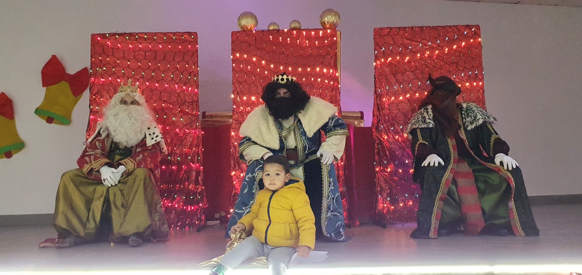 Fotos: Entrega de las cartas a SSMM Los Reyes Magos (03-01-2022)