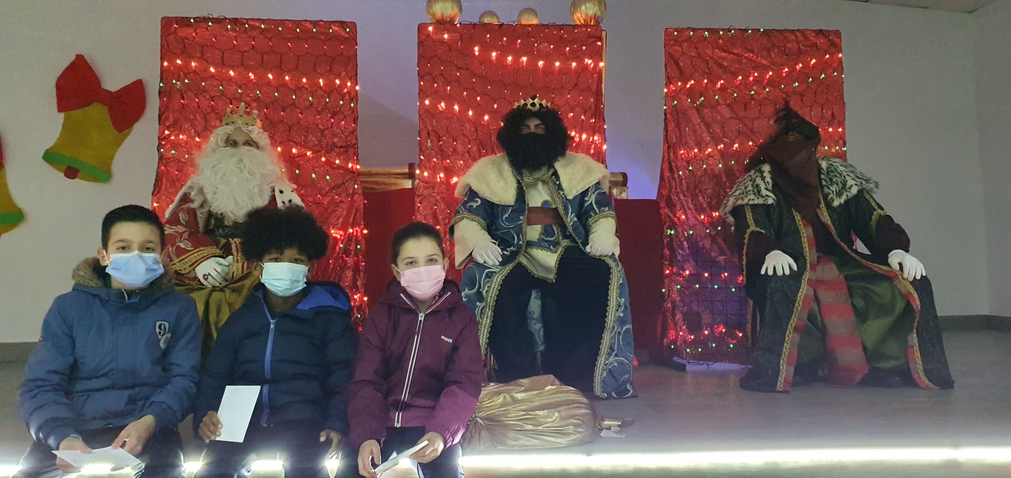 Fotos: Entrega de las cartas a SSMM Los Reyes Magos (03-01-2022)