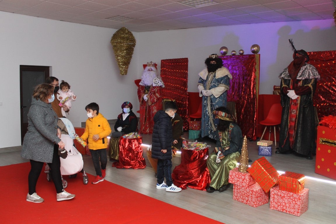 Fotos: Cabalgata de SSMM Los Reyes Magos (2022)