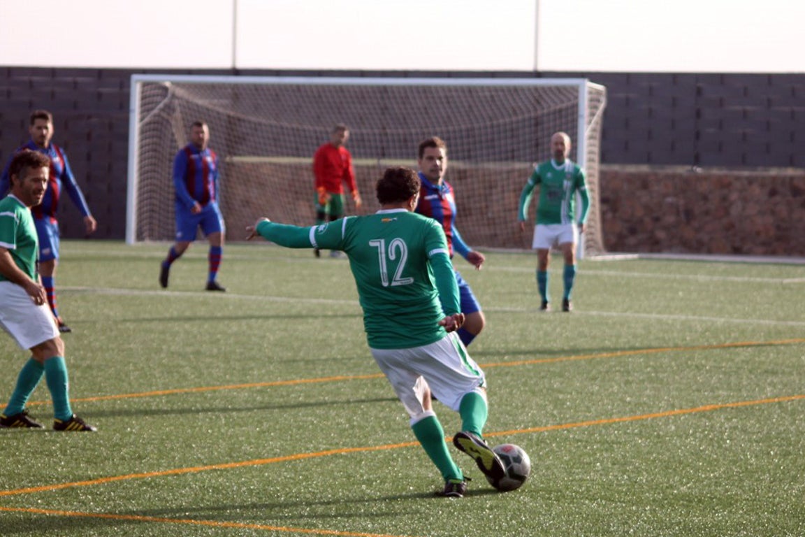 Fotos: Veteranos Valverde – CF Extremadura Veteranos