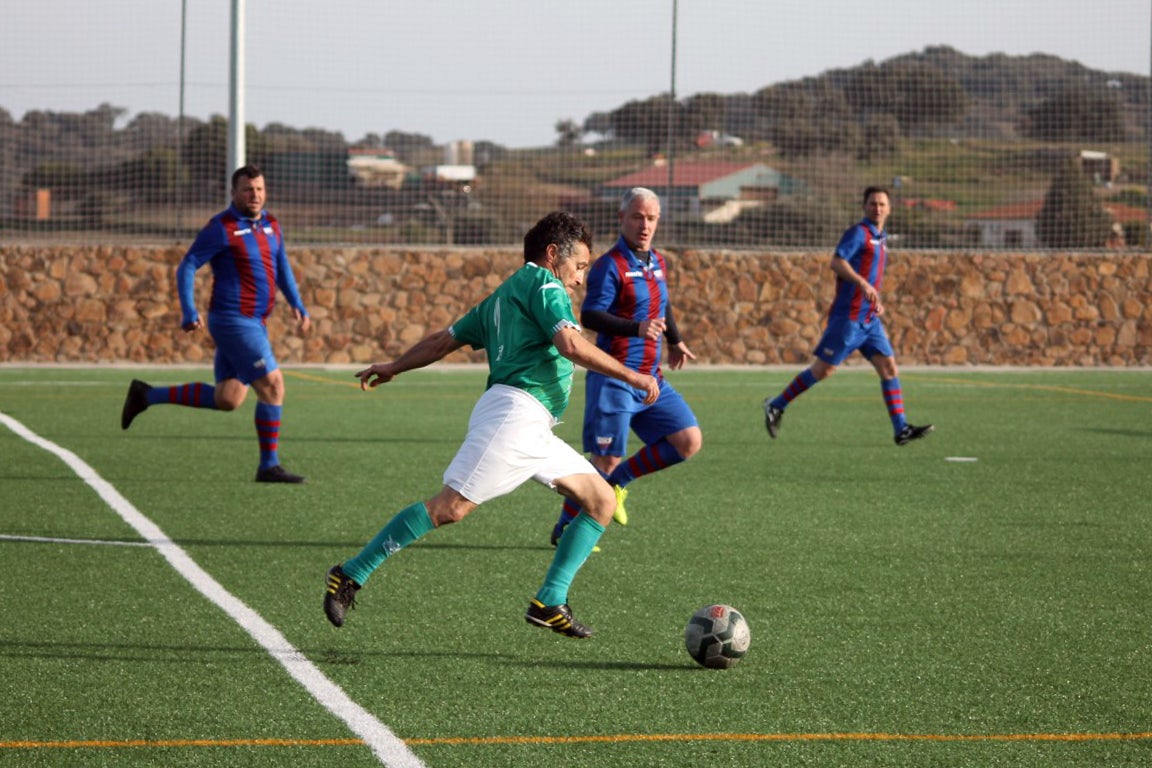 Fotos: Veteranos Valverde – CF Extremadura Veteranos