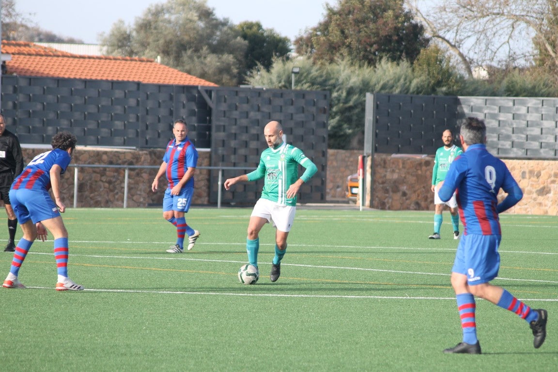 Fotos: Veteranos Valverde – CF Extremadura Veteranos