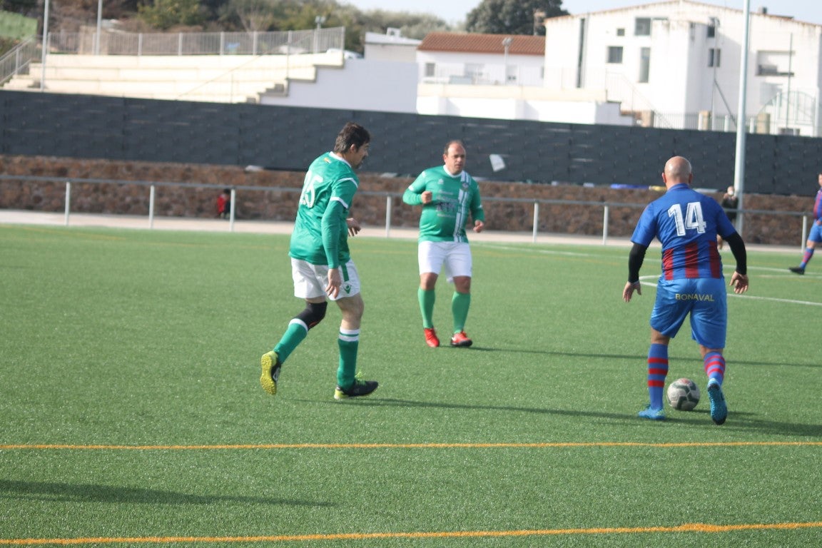 Fotos: Veteranos Valverde – CF Extremadura Veteranos