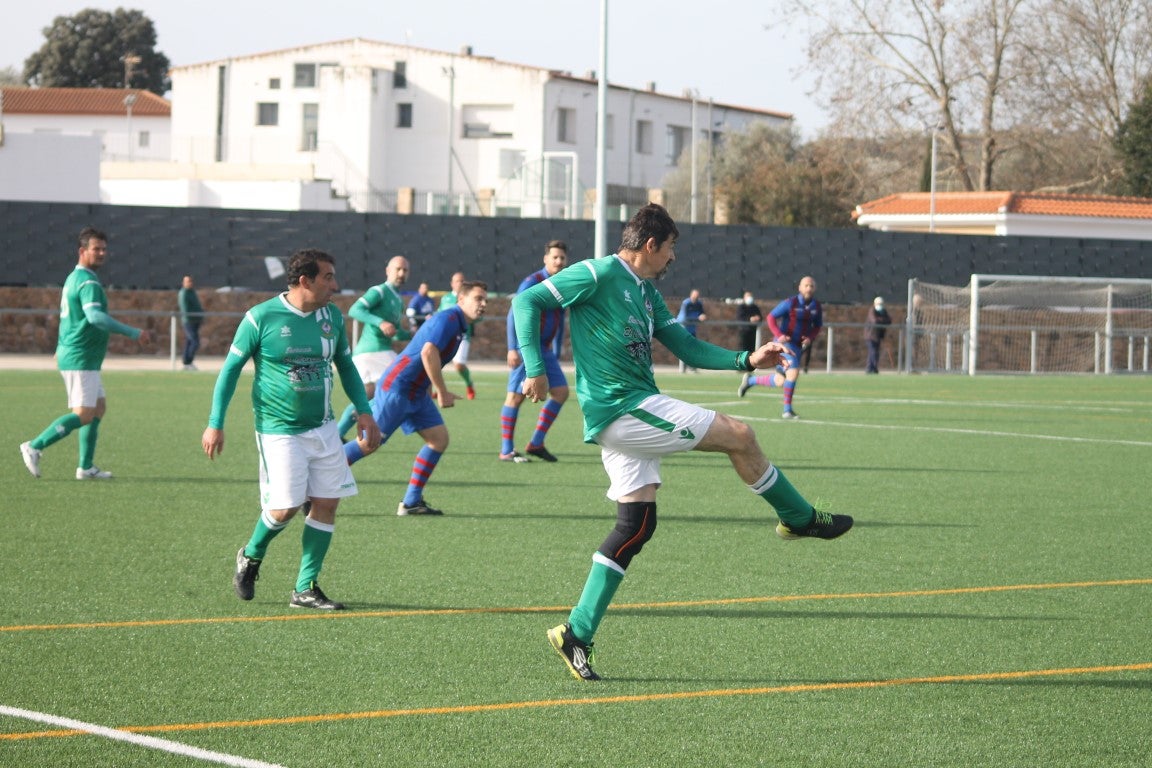 Fotos: Veteranos Valverde – CF Extremadura Veteranos