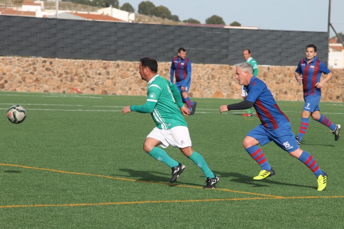 Fotos: Veteranos Valverde – CF Extremadura Veteranos