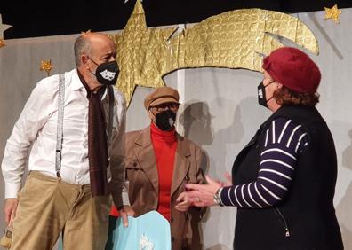 Imagen secundaria 1 - Algunas imágenes de la representación