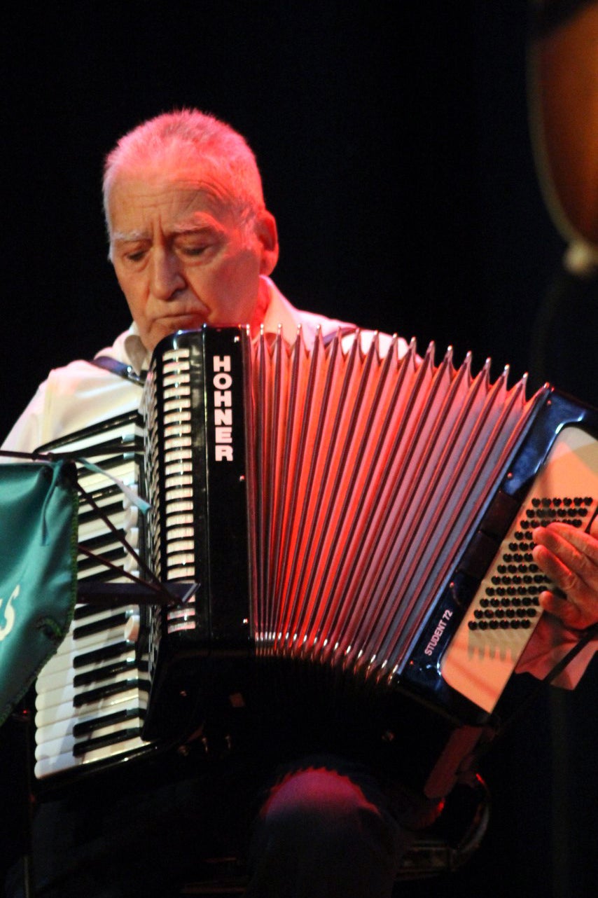 Fotos: Presentación del libro ‘De los bailes de salón al botellón’