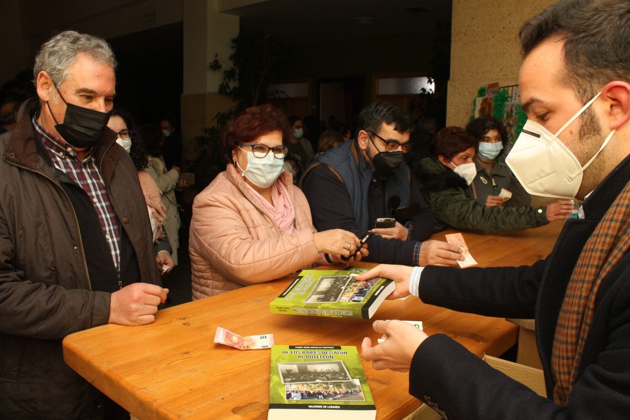Fotos: Presentación del libro ‘De los bailes de salón al botellón’
