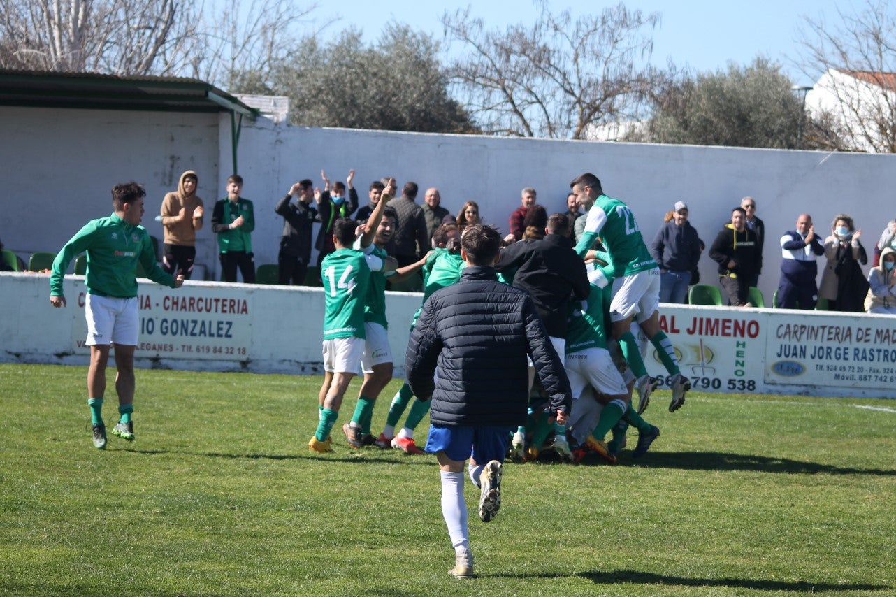 Fotos: Racing Valverdeño - CD Guadiana