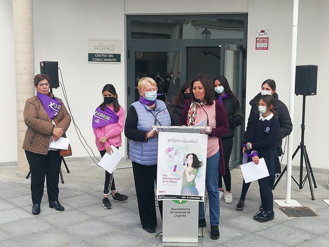 Fotos: Lectura del Manifiesto del Día Internacional de la Mujer