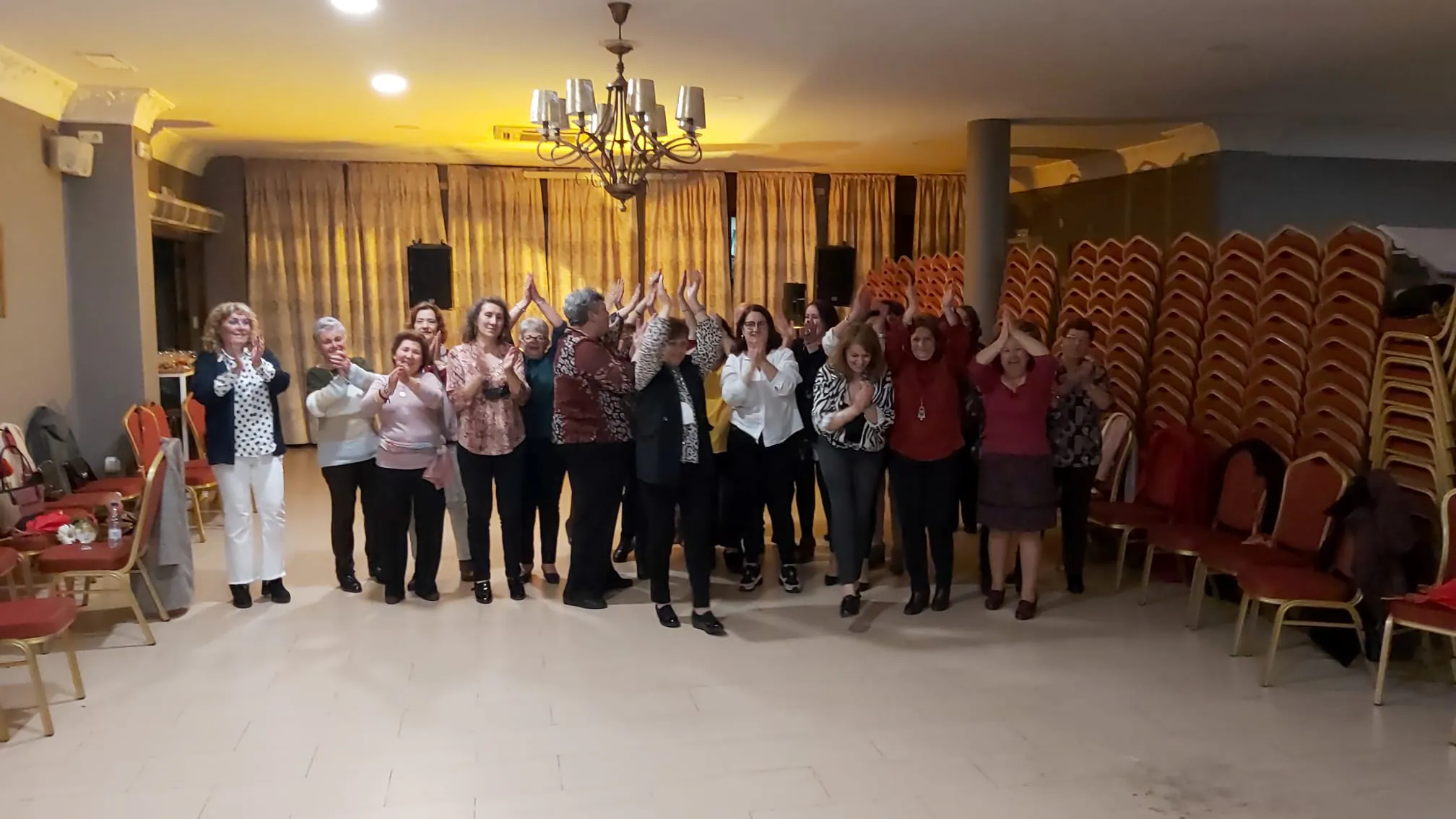 Fotos: Comida de convivencia de la Asociación de Mujeres