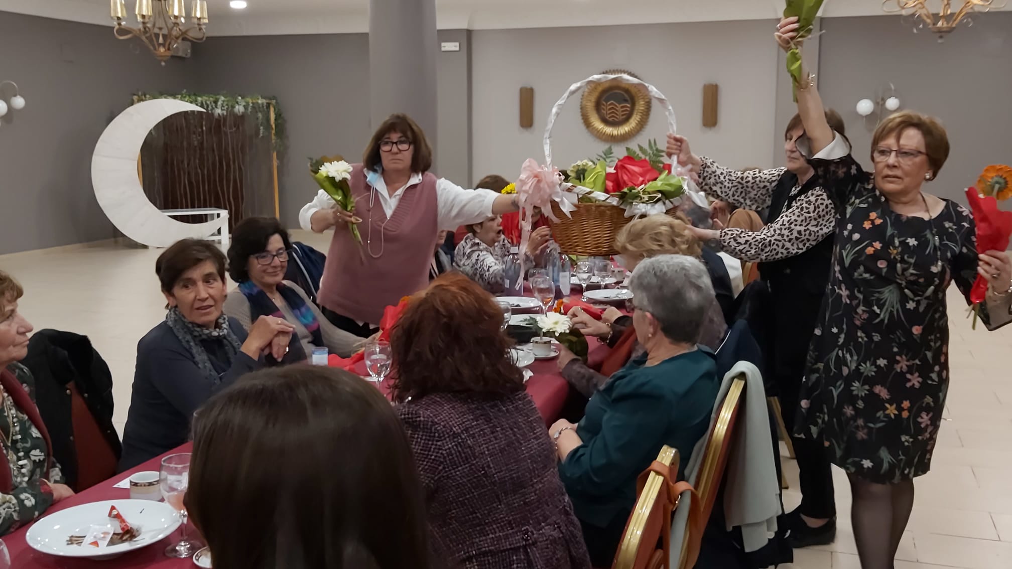 Fotos: Comida de convivencia de la Asociación de Mujeres