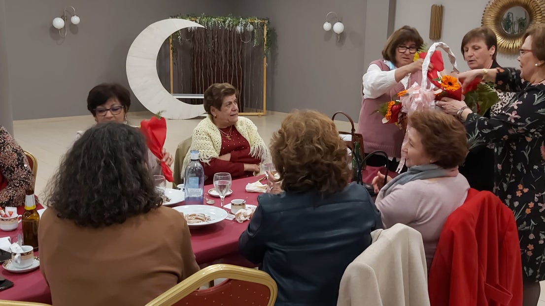 Fotos: Comida de convivencia de la Asociación de Mujeres