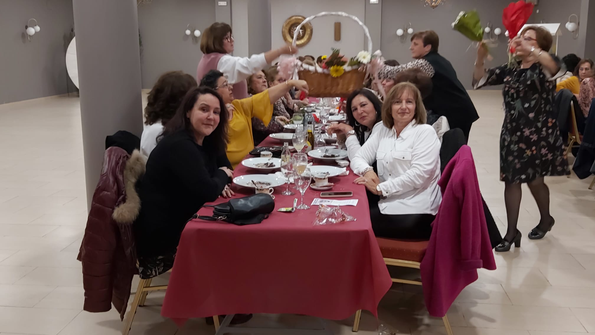 Fotos: Comida de convivencia de la Asociación de Mujeres