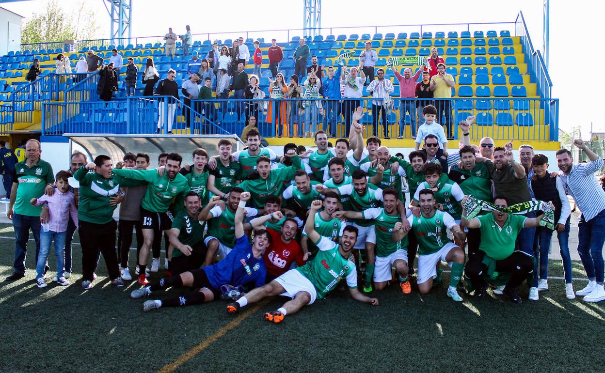 Celebración del pase a la fase de promoción a Tercera
