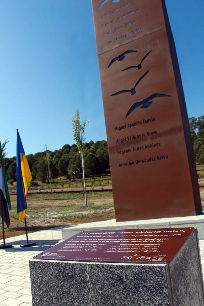 Fotos: Homenaje a las Víctimas del campo de concentración de Mauthausen