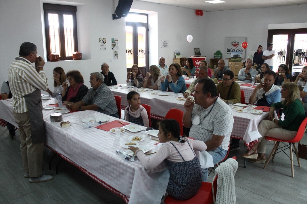 Fotos: XI 'Vive la Trashumancia' y III 'Feria del Queso Artesano' (V)