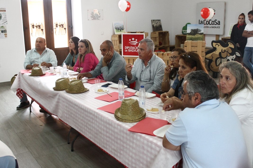 Fotos: XI 'Vive la Trashumancia' y III 'Feria del Queso Artesano' (V)