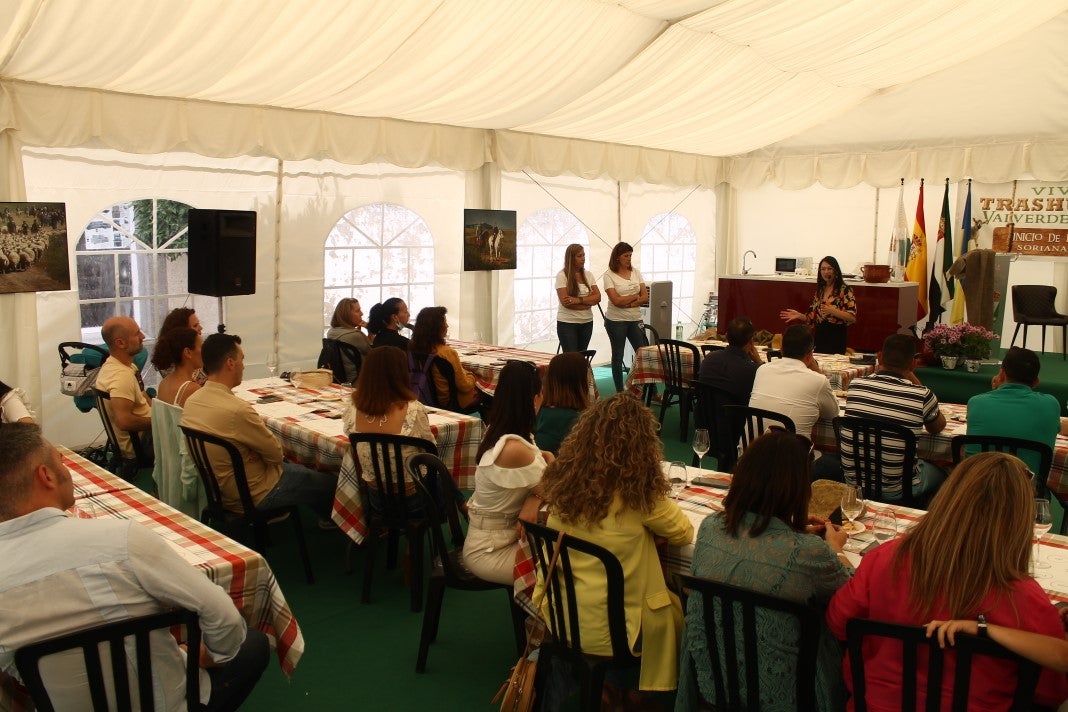 Fotos: XI 'Vive la Trashumancia' y III 'Feria del Queso Artesano' (V)