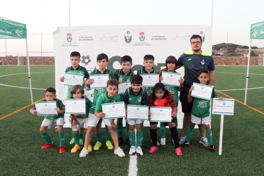 Fotos: Clausura de la temporada 2021-2022 en fútbol base (II)