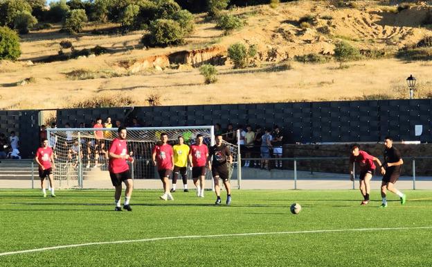 Primera jornada del campeonato de verano de fútbol 7 en Valverde de Leganés
