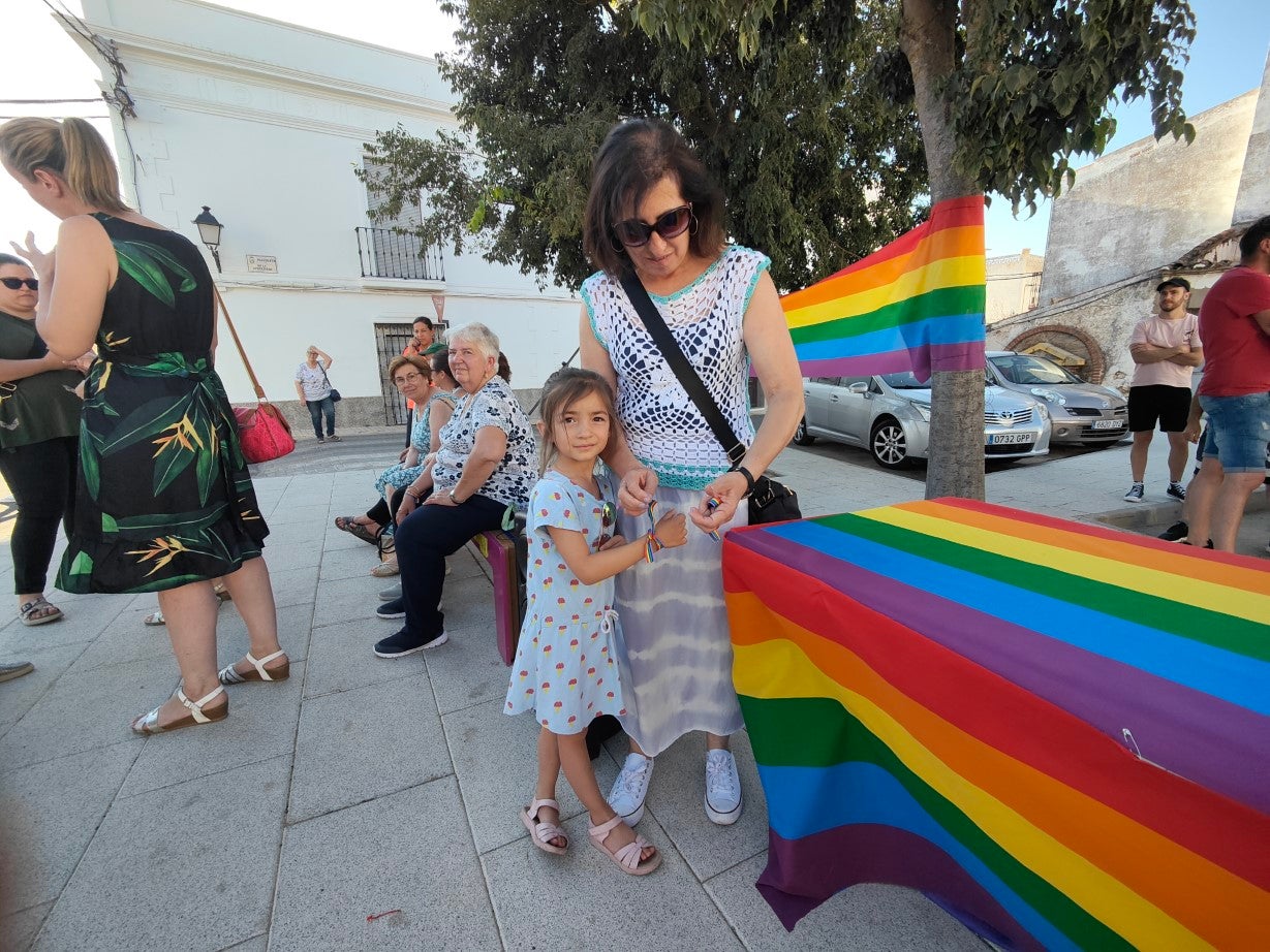 Fotos: Lectura del manifiesto en Conmemoración del Día Internacional del Orgullo LGTBI+