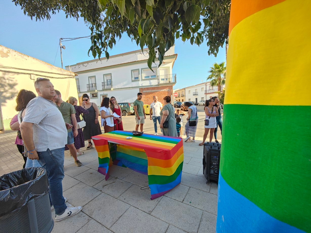 Fotos: Lectura del manifiesto en Conmemoración del Día Internacional del Orgullo LGTBI+