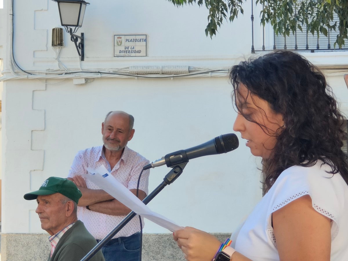 Fotos: Lectura del manifiesto en Conmemoración del Día Internacional del Orgullo LGTBI+