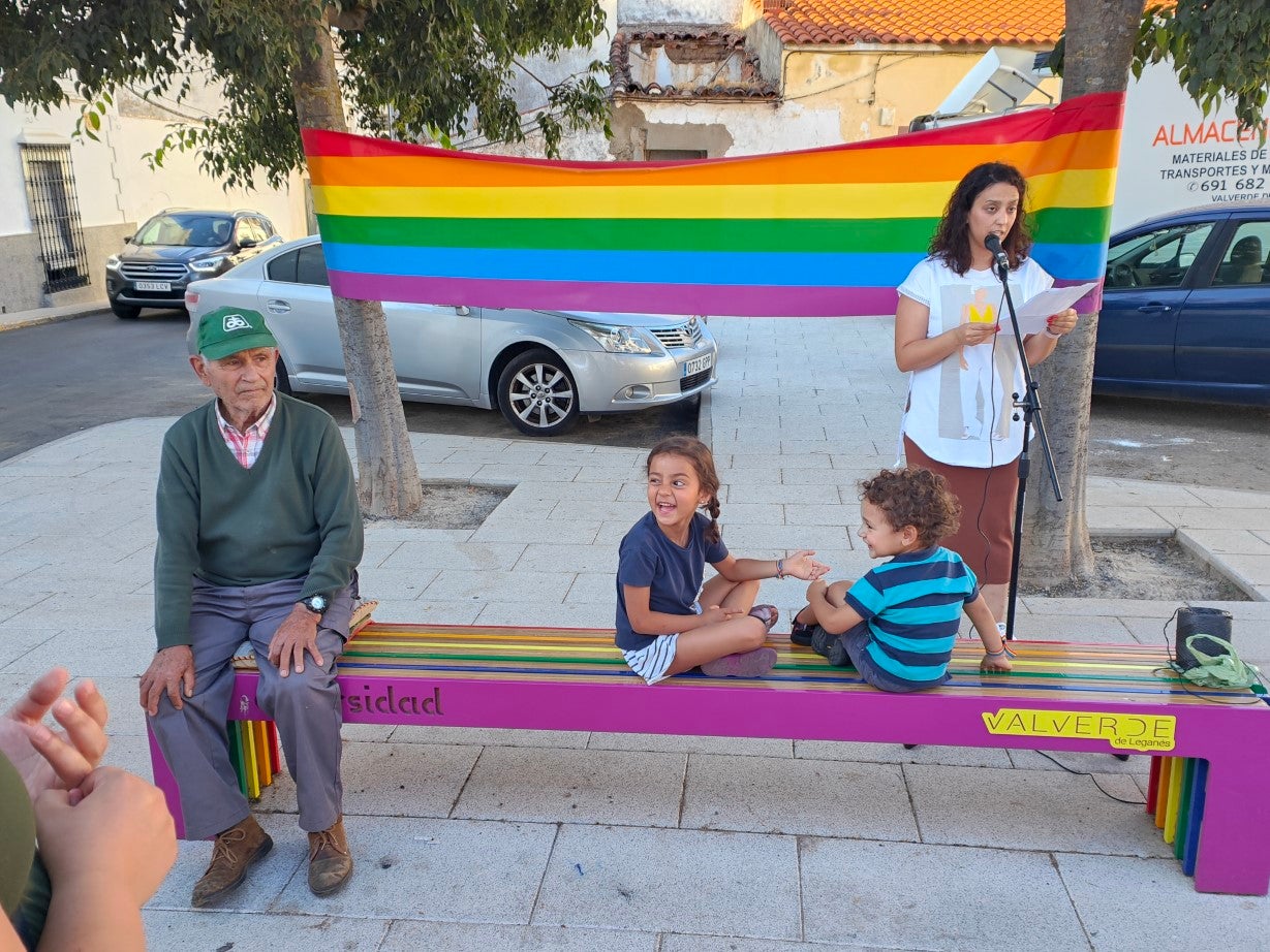 Fotos: Lectura del manifiesto en Conmemoración del Día Internacional del Orgullo LGTBI+
